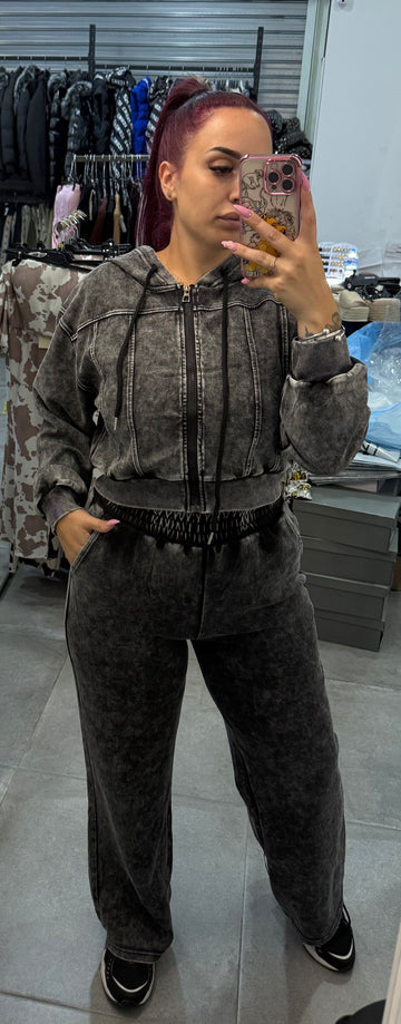 Conjunto chandal desgastado
