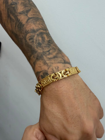 Pulsera versus