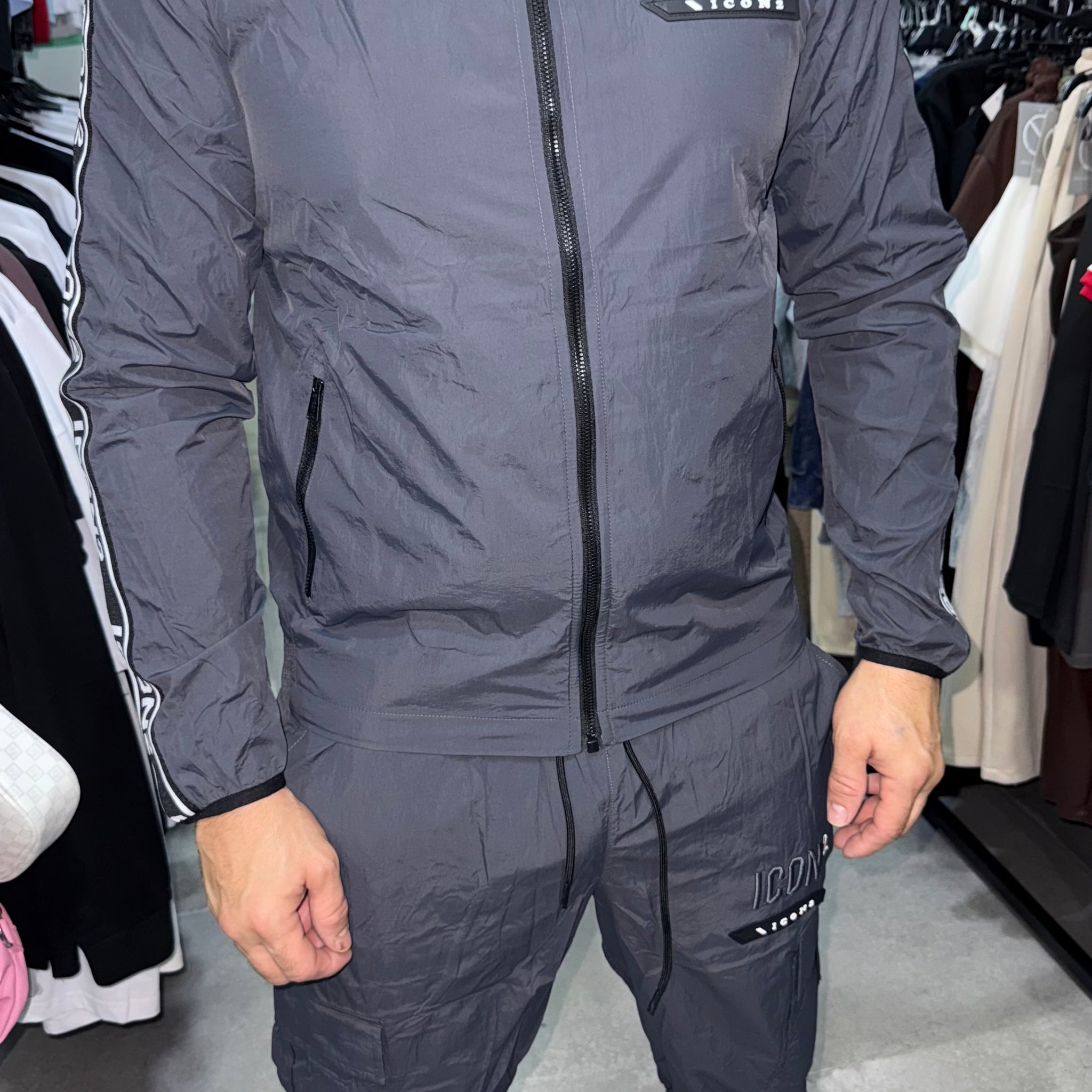 Conjunto chubasquero ICON2