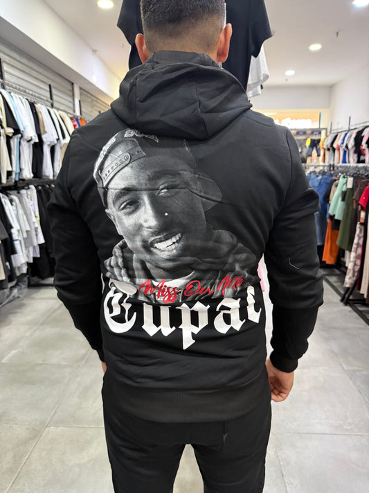 Chandal Tupac risa