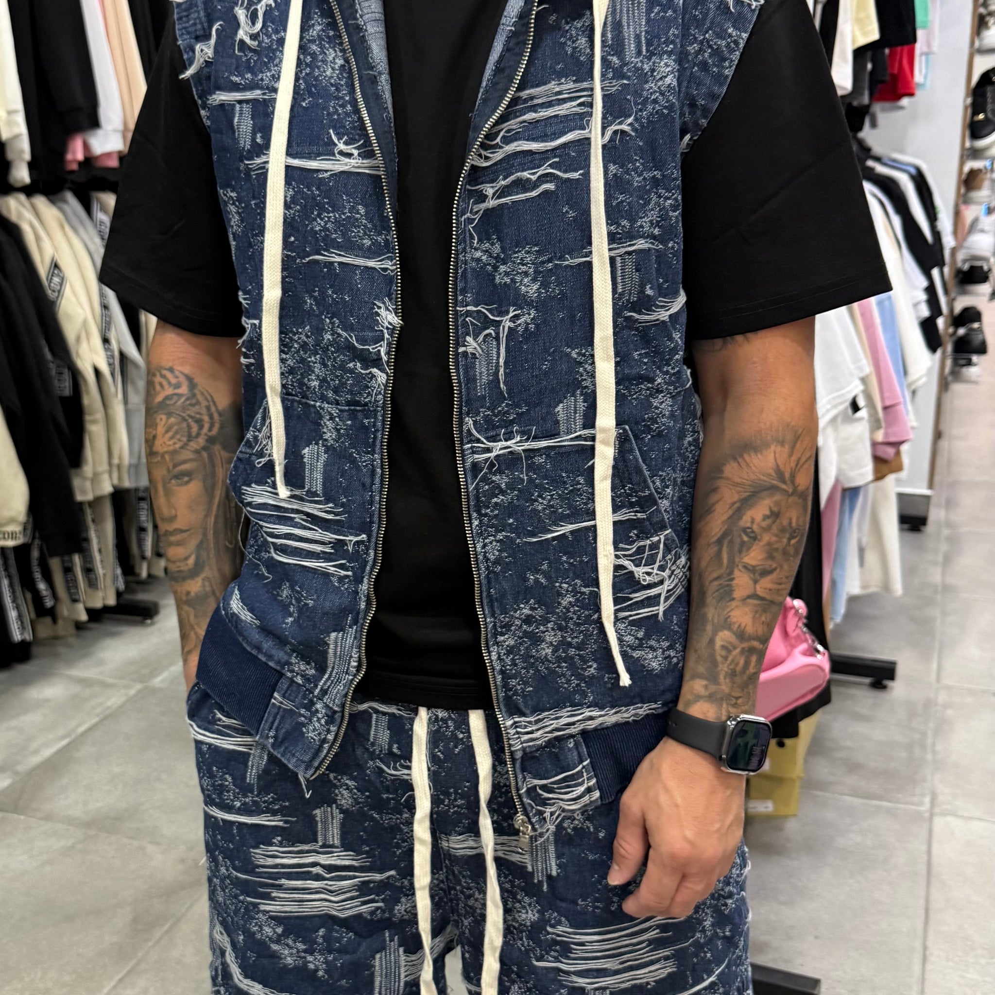 Conjunto chaleco vaquero desgastado