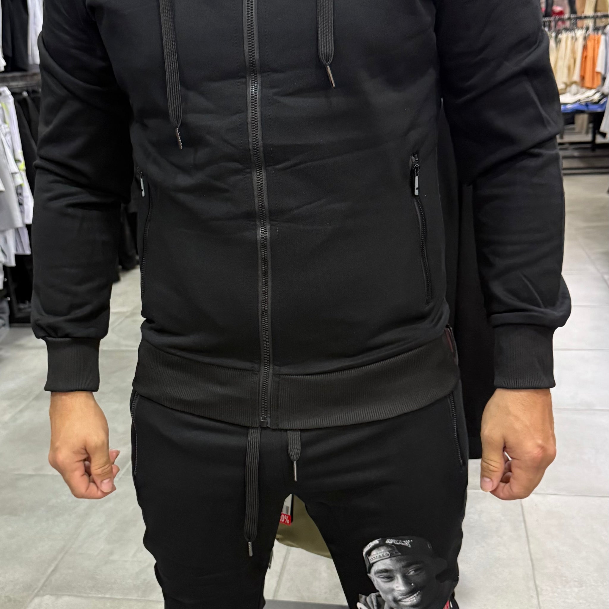 Chandal Tupac risa