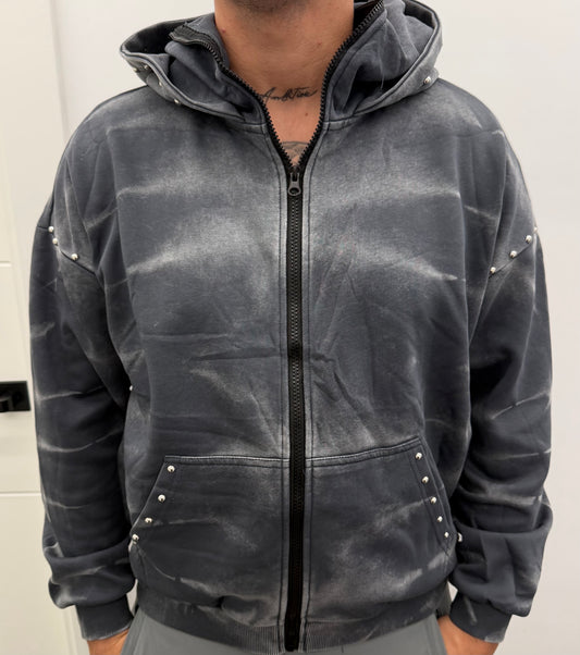 Chaqueta capucha tachuelas